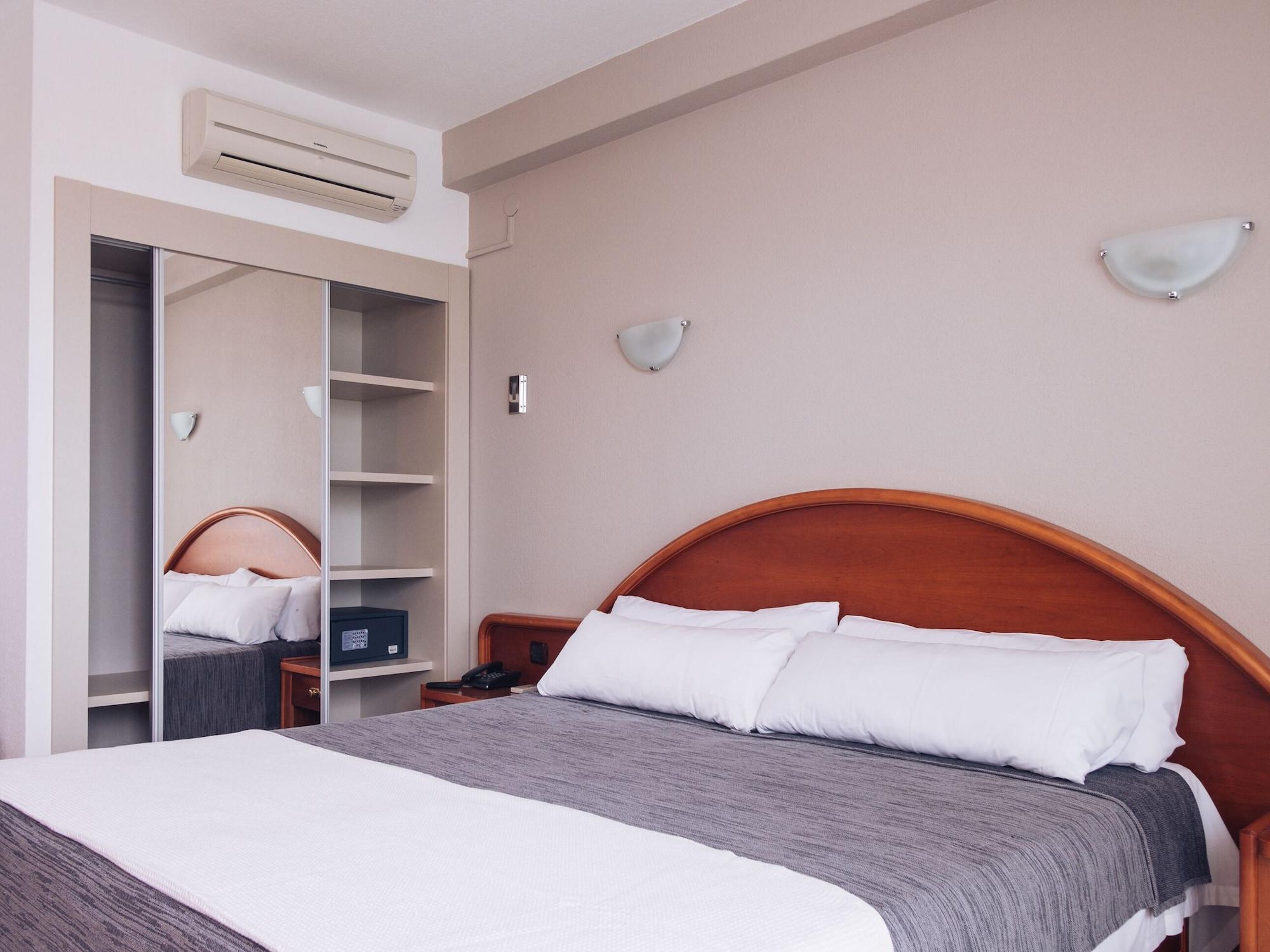 Hotel Marfil Сан-Антонио-Абад Экстерьер фото